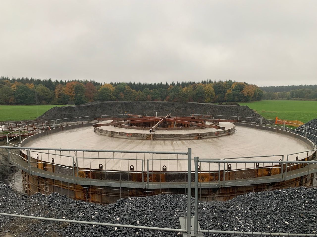 Constructie van een nieuwe windturbine in Bel'Ardenne